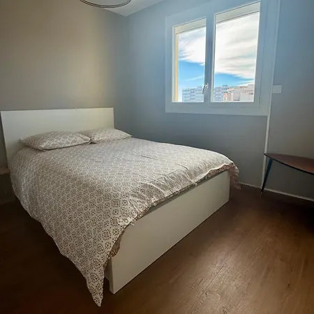 Jolie A Carnon Apartment *